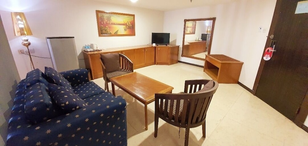 Margherita Plaza Hotel 50/63