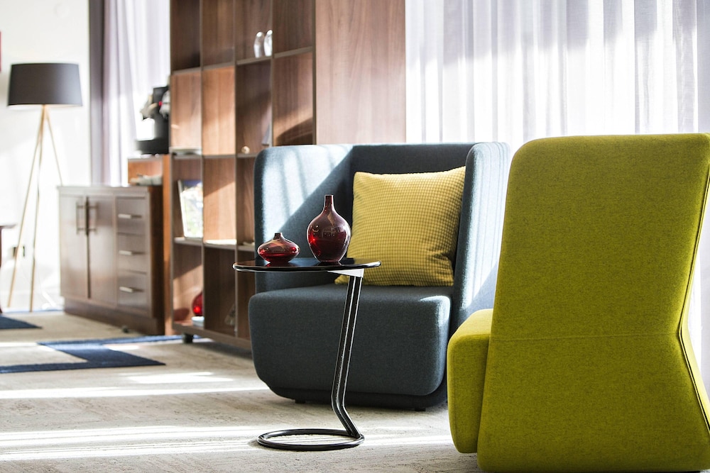 COURTYARD BY MARRIOTT TOULOUSE AIRPORT 36/37