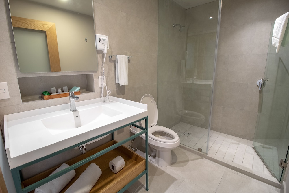 Oliva Plaza Hotel 47/50