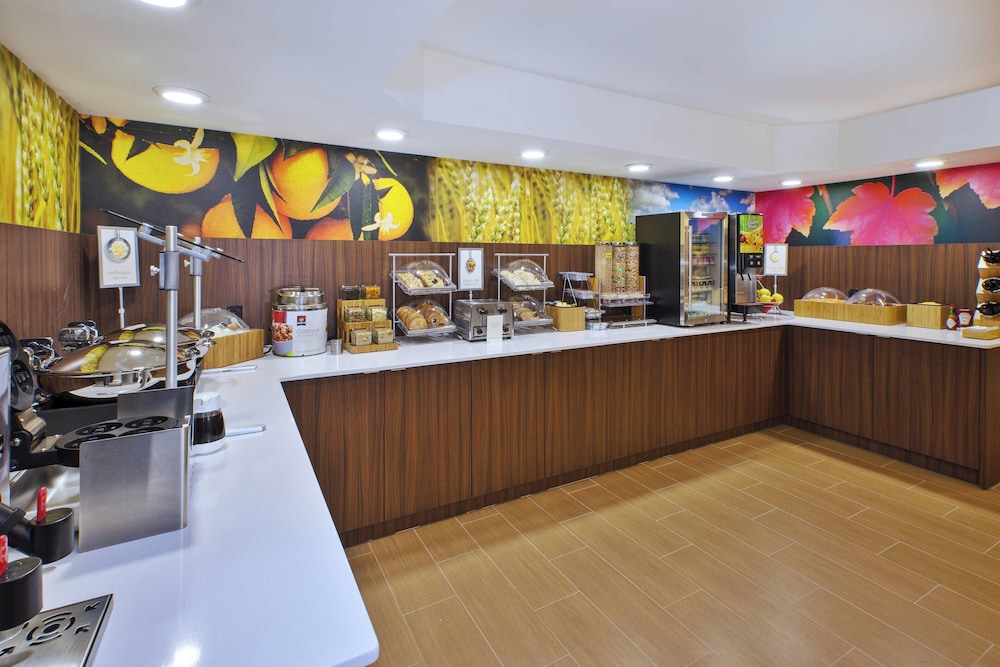 restaurant cafeteria