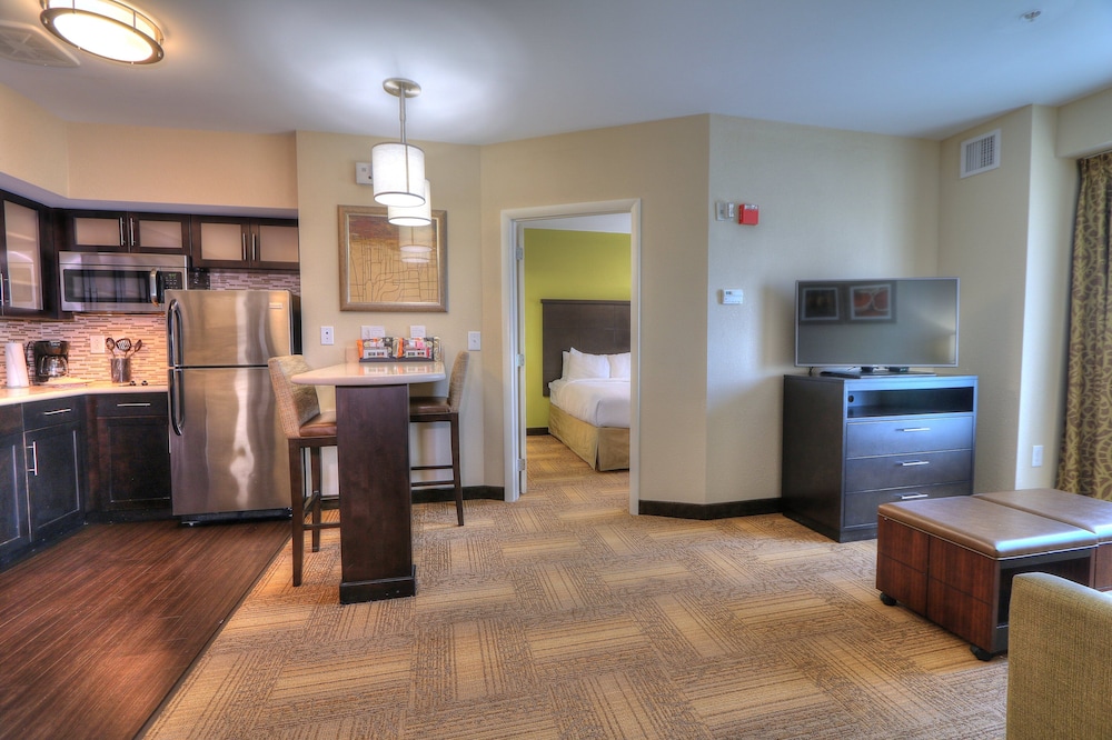Staybridge Suites Knoxville-West 35/42