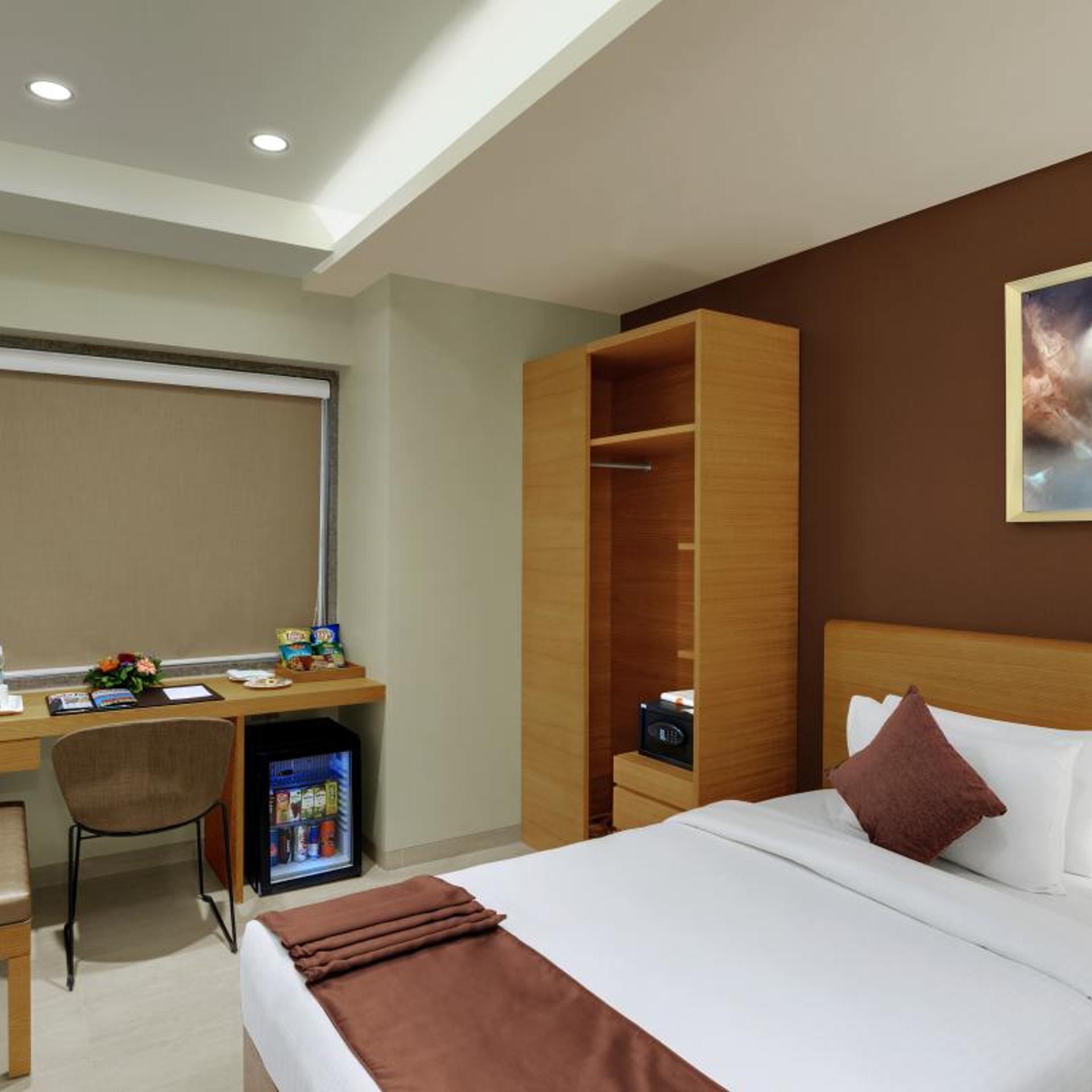 Click Hotel Bhuj 5/18