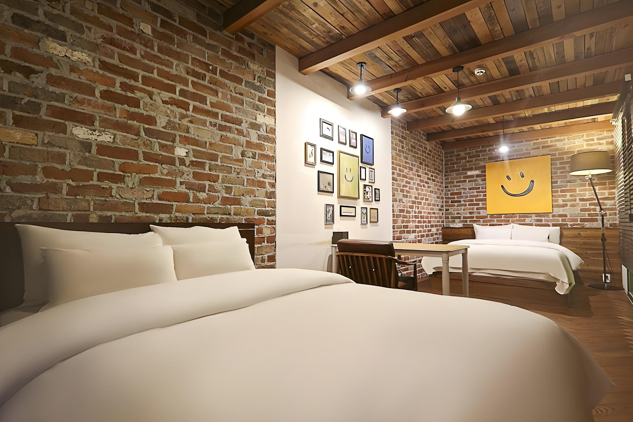 FAMILY, SUITE, TWIN BEDS