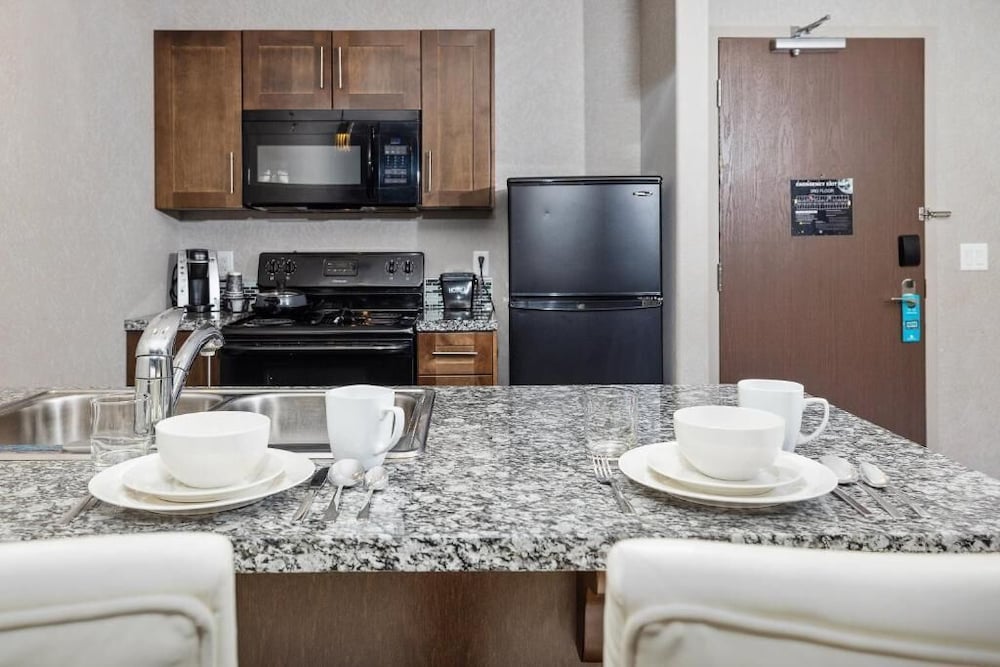 Home Inn Suites Yorkton 58/65