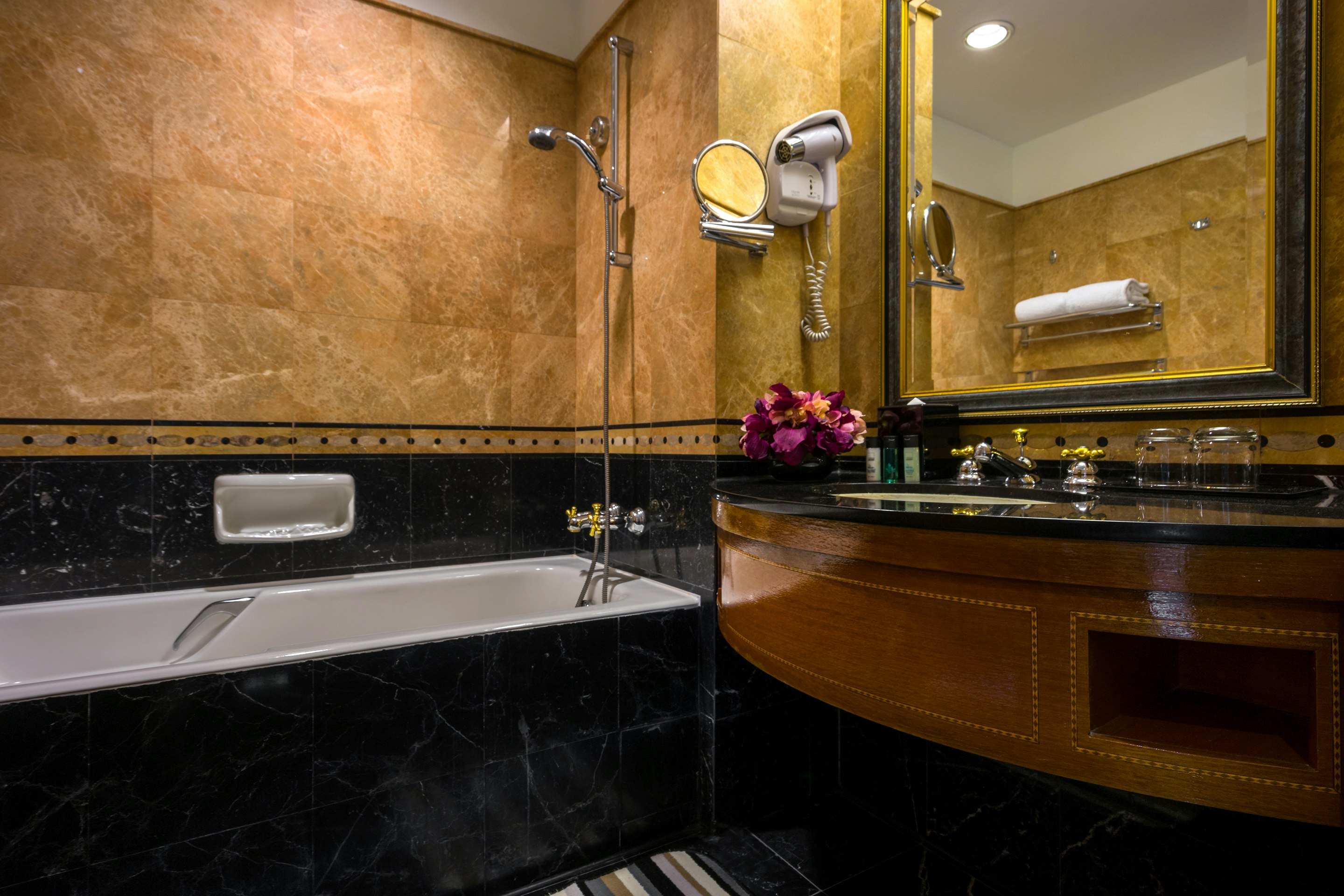 Orchard Parksuites 72/75
