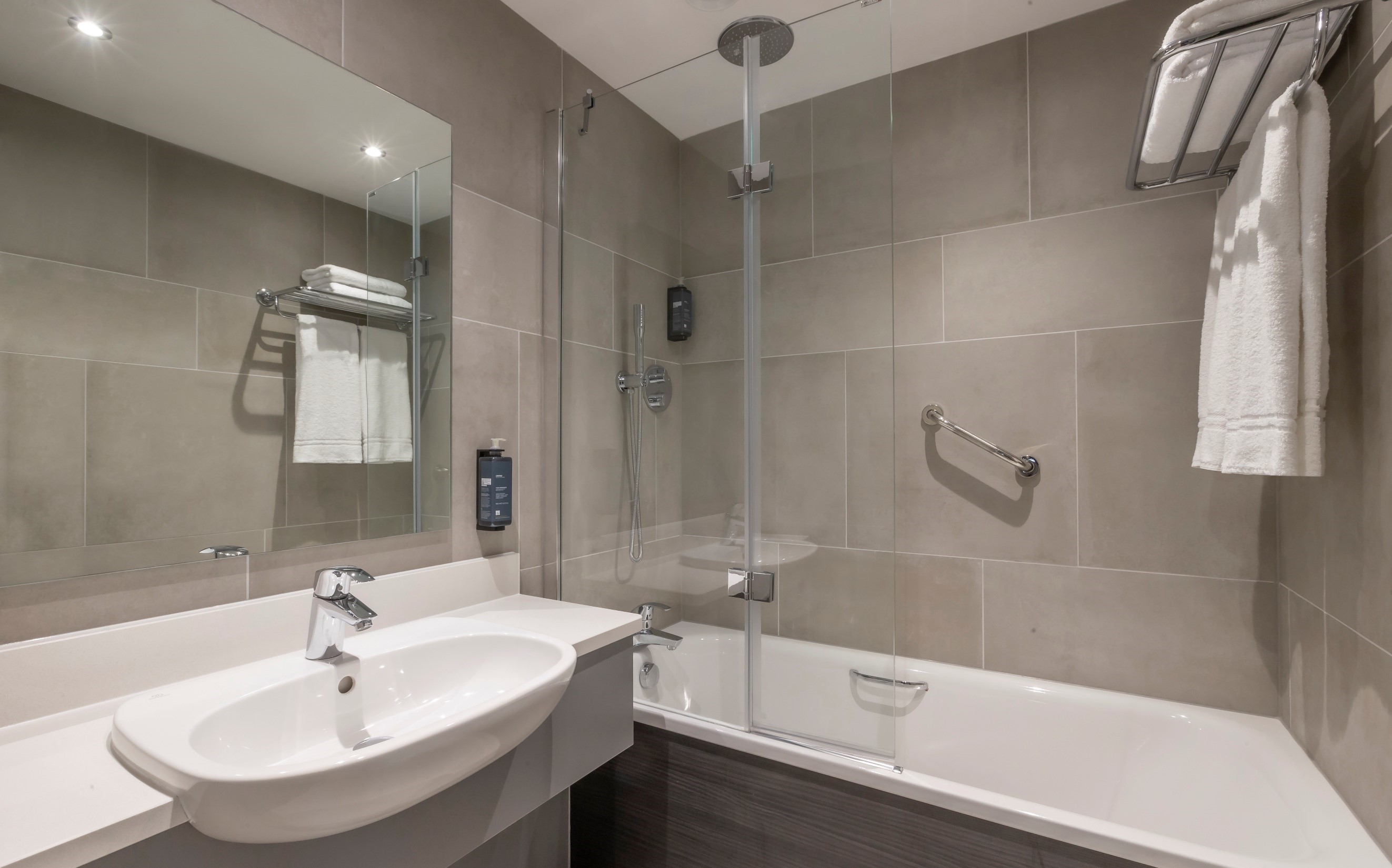 غرفة بسرير مزدوج، Maldron Hotel Belfast International Airport 2/2