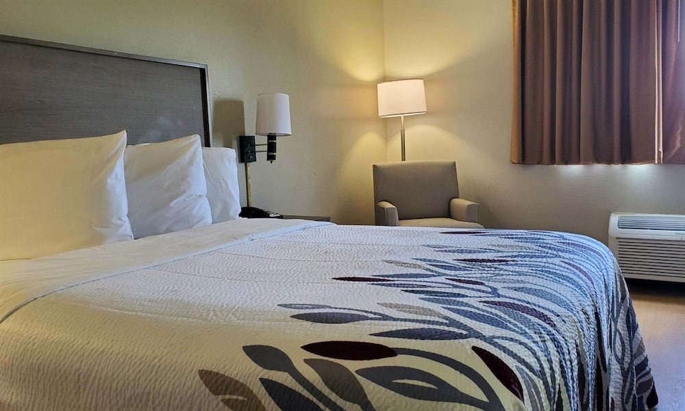 Days Inn Martinsburg 13/24
