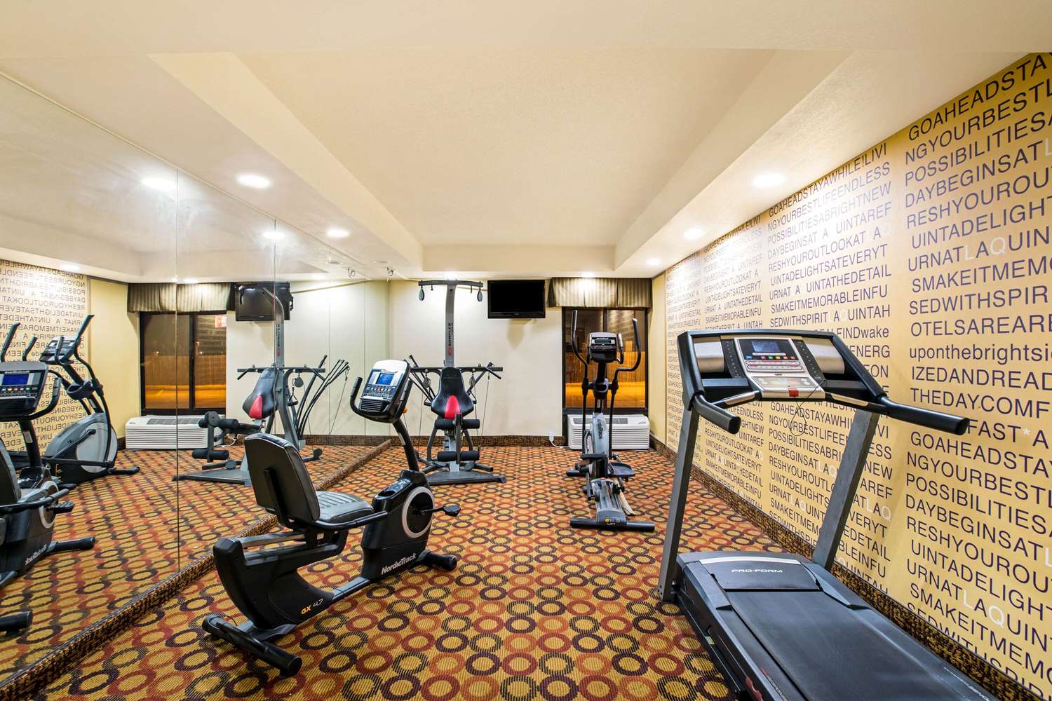La Quinta Inn Suites Salina 29/57