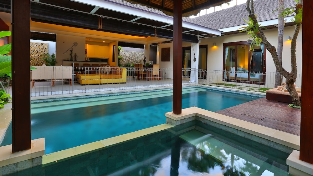 Chandra Bali Villas 22/48