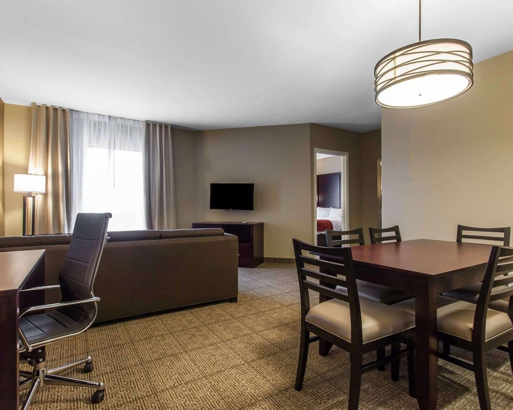 Comfort Suites Youngstown North 36/37