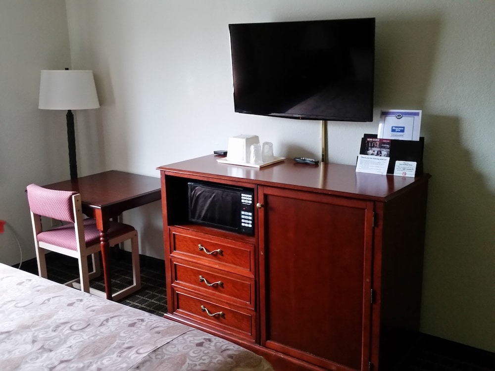 Rodeway Inn Cedar Rapids Westdale 25/27