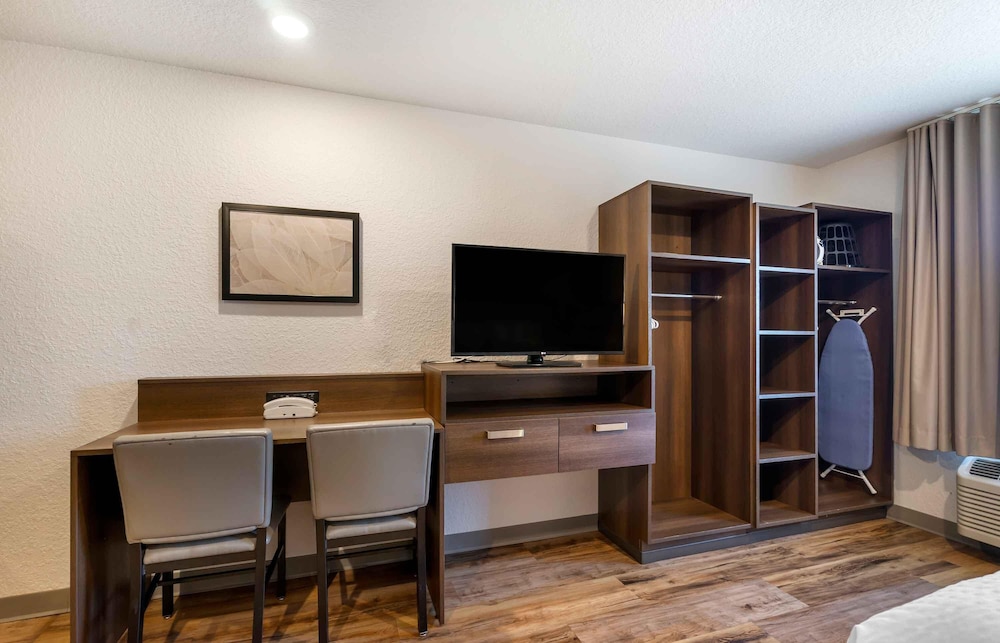 Extended Stay America Select Suites Tampa Brandon East 38/57