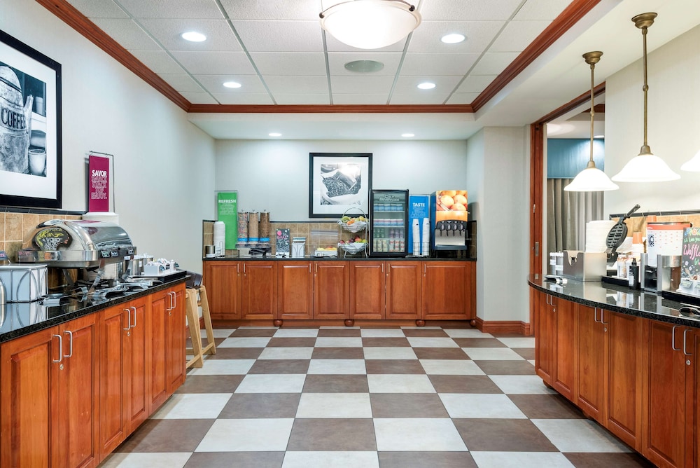 Hampton Inn Bellevue Nebraska 9/41