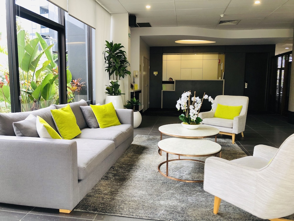 Hillcrest Apartment Hotel 34/49