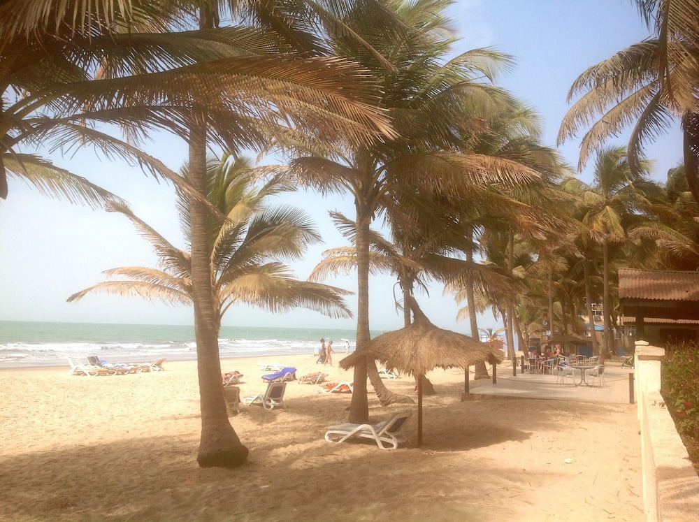 Bungalow Beach Hotel 8/58