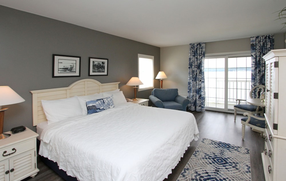 Luxury, King Bed, Lake Side