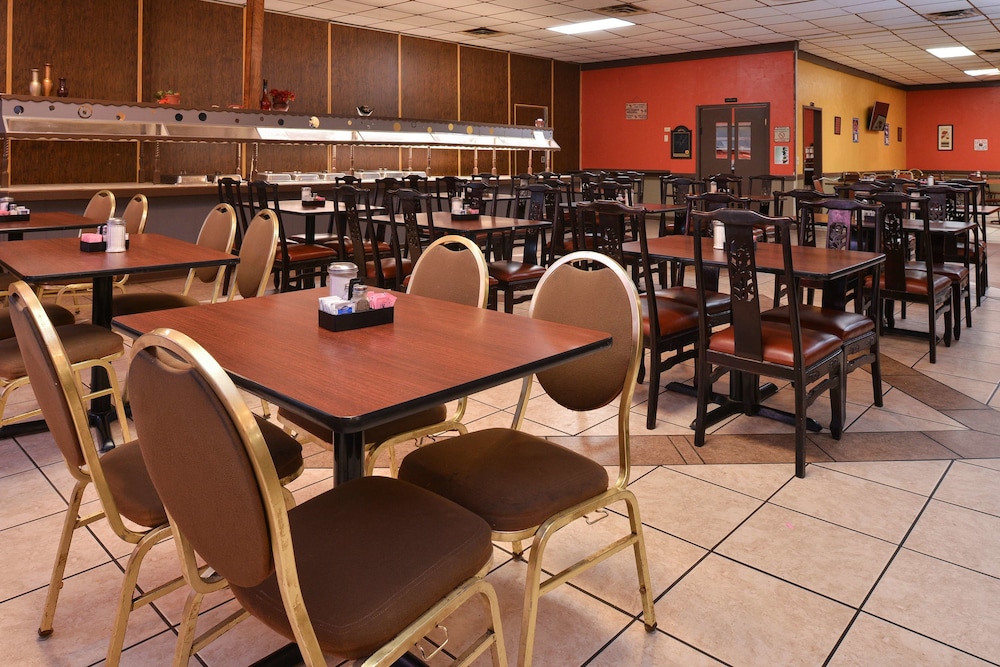 Castle Inn & Suites Anadarko 13/18