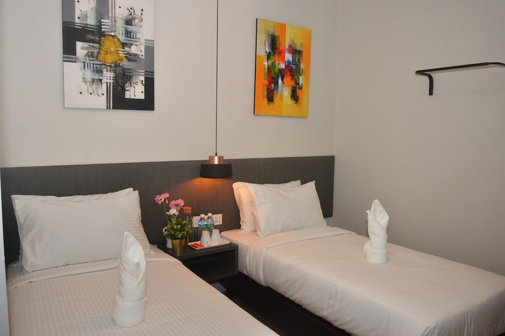 De Luna Hotel Sri Petaling 5/17