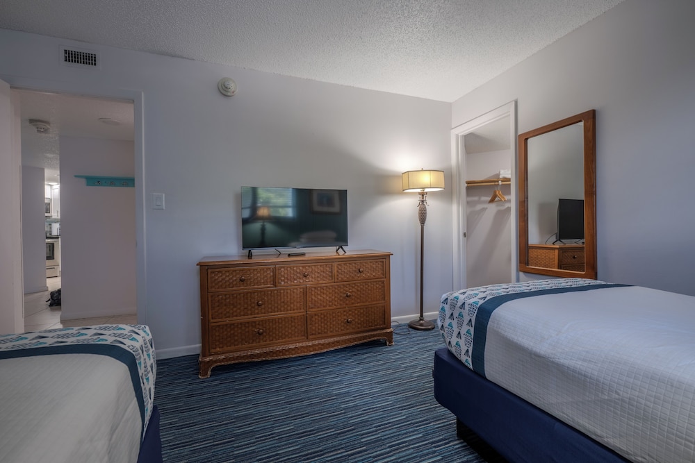 Oceanique Resort by Capital Vacations 15/48