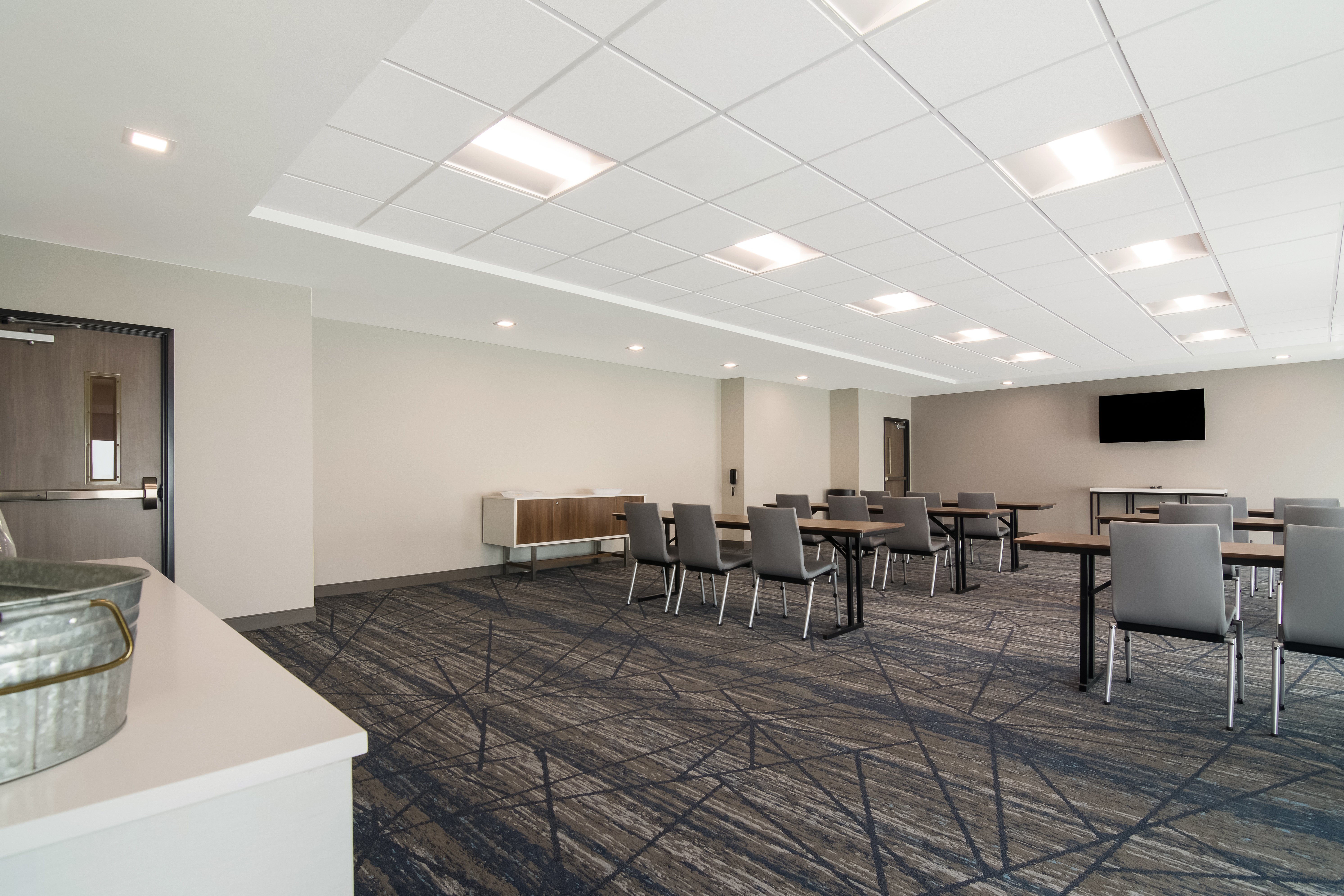 Holiday Inn Express & Suites Springdale - Fayetteville Area 44/58