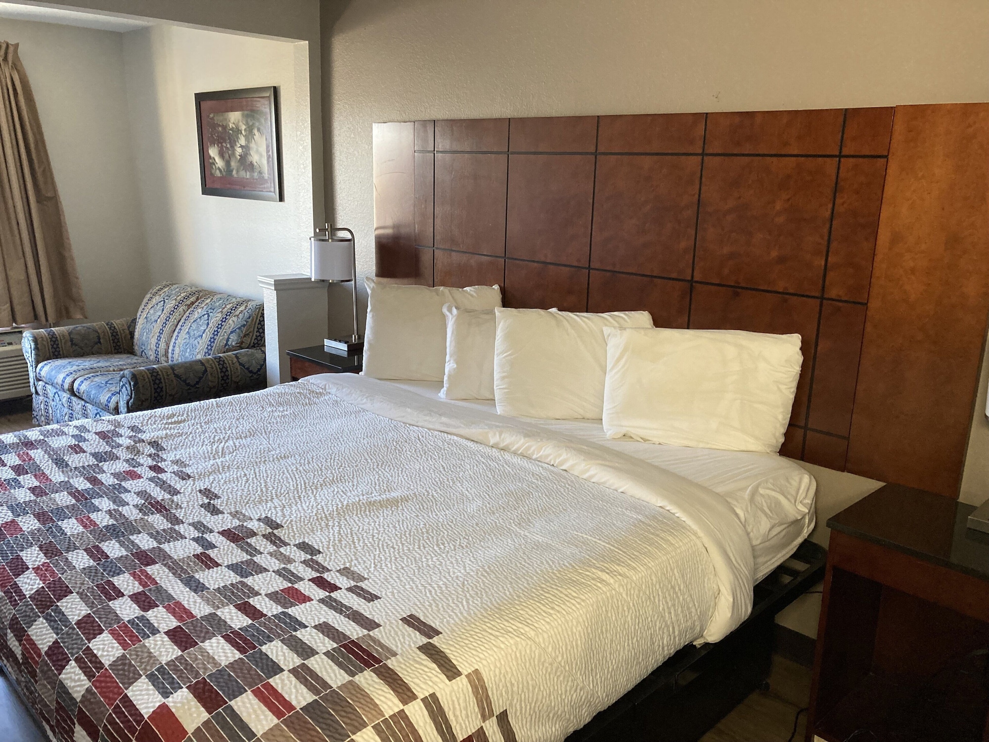 SUITE, 2 KING BEDS