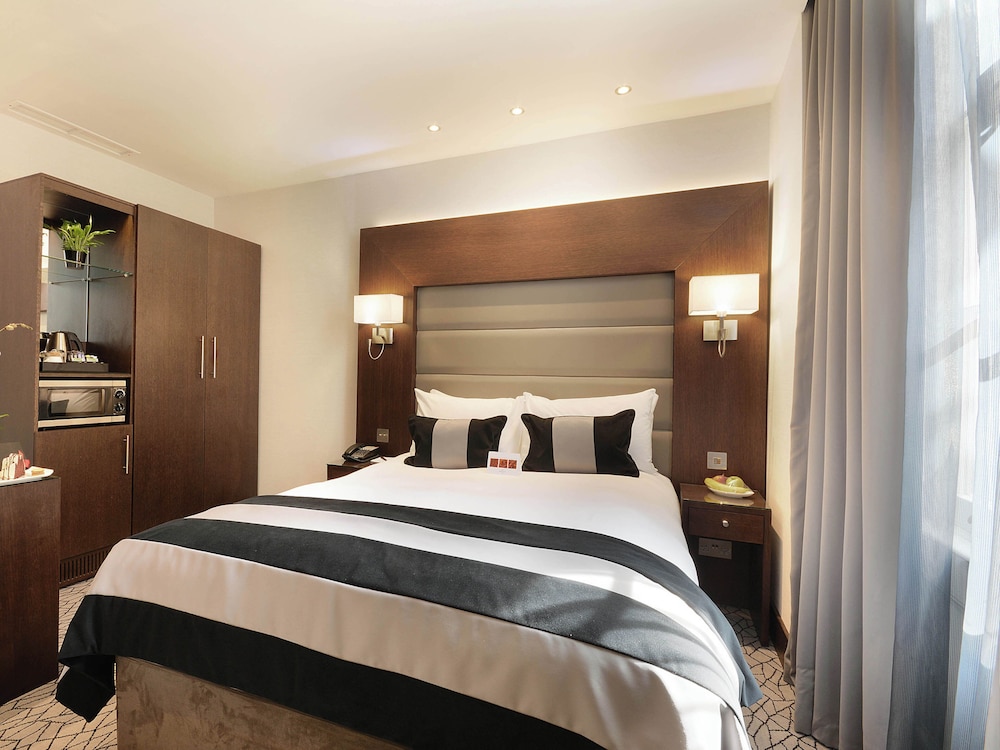 Club, Queen Bed, Devonshire Wing
