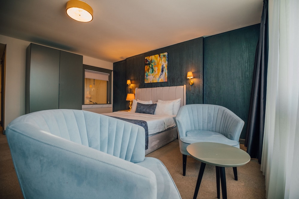 Executive, Suite, Queen Bed