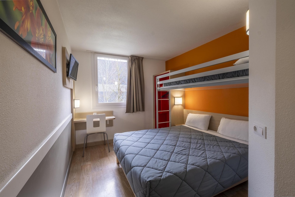 PREMIERE CLASSE HOTEL ROISSY - AEROPORT CDG - LE MESNIL AMELOT 15/61