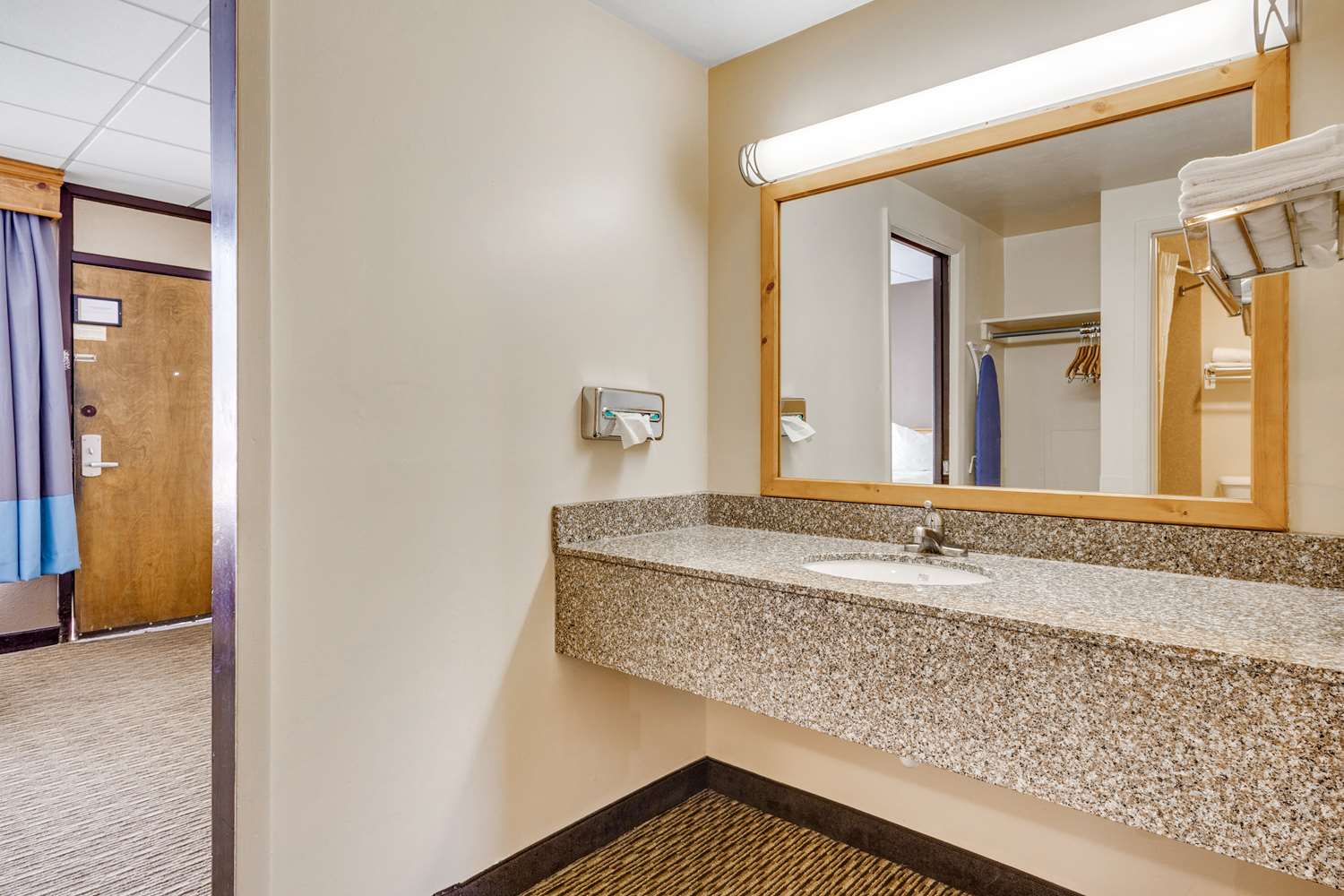 Best Western Lee's Motor Inn 18/19