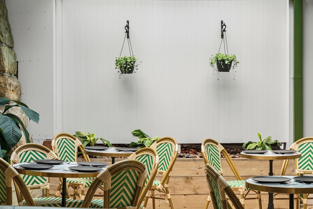 The Charrington Boutique Hotel 43/58