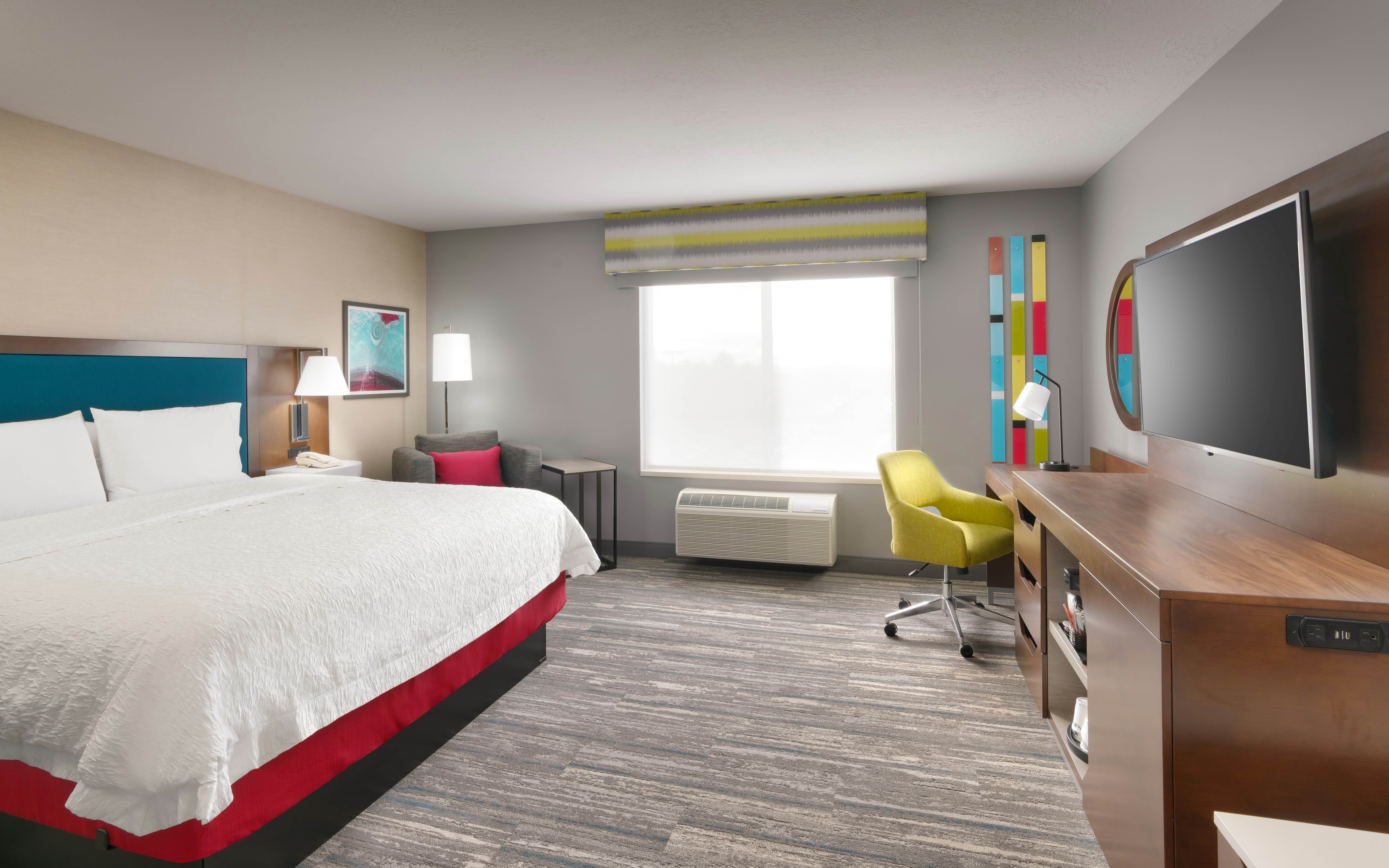 ROOM, KING BED, CORNER