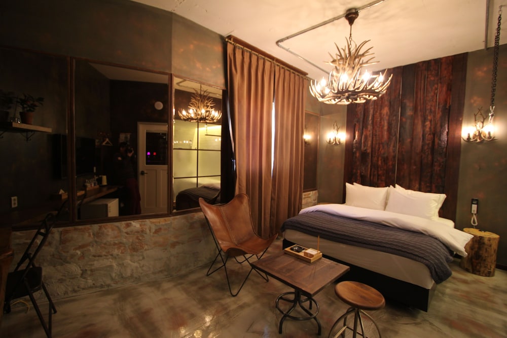 February Hotel Sungseo 29/67