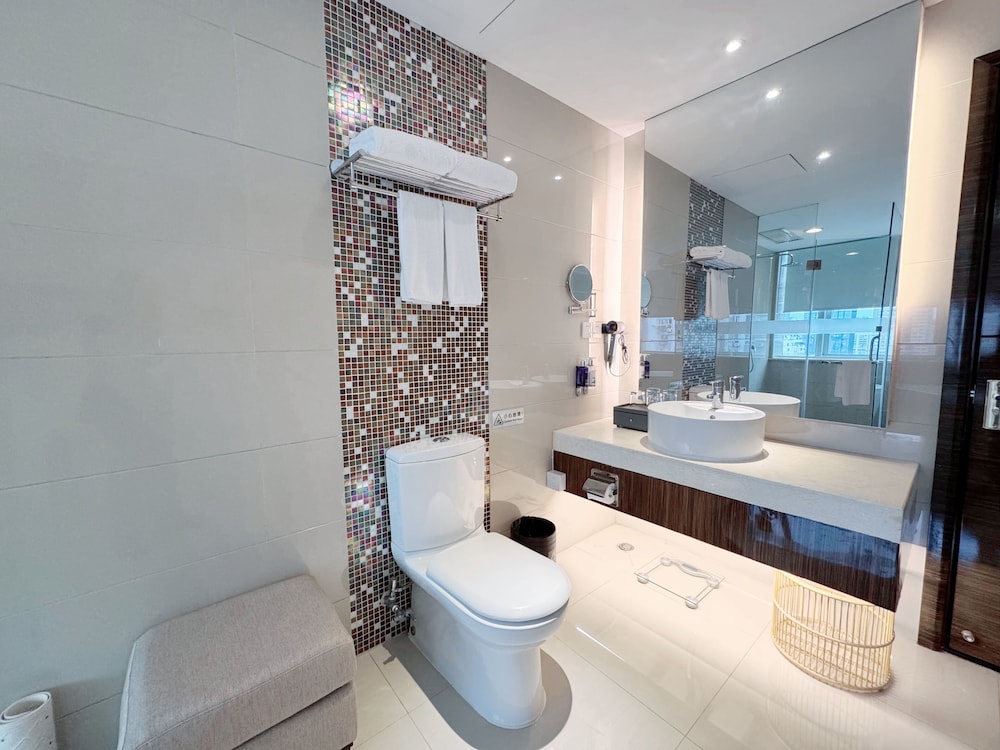 Dorsett Wuhan Hotel 50/50