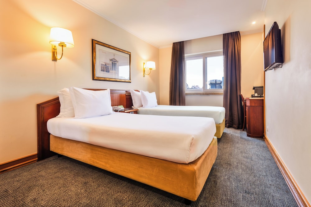 ROOM, TWIN BEDS, WITH EXTRA BED