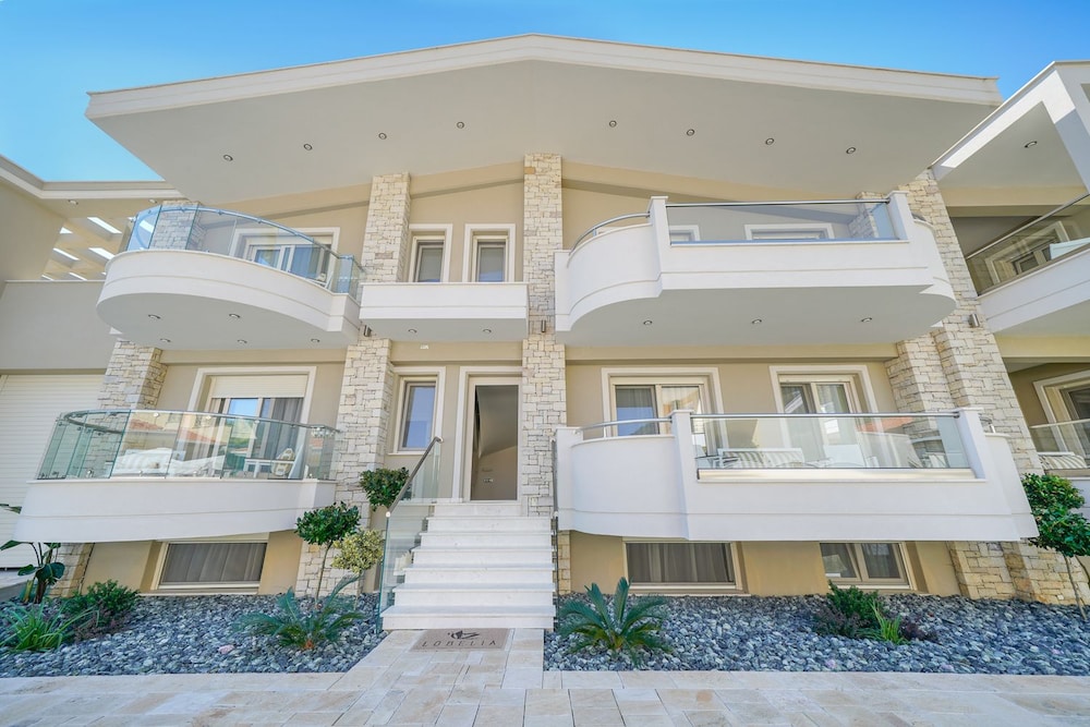 Lobelia Luxury Suites 1/50