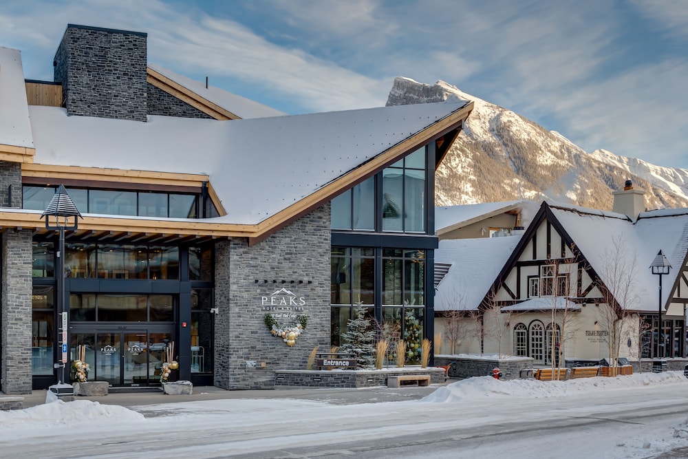 Peaks Hotel & Suites 3/50