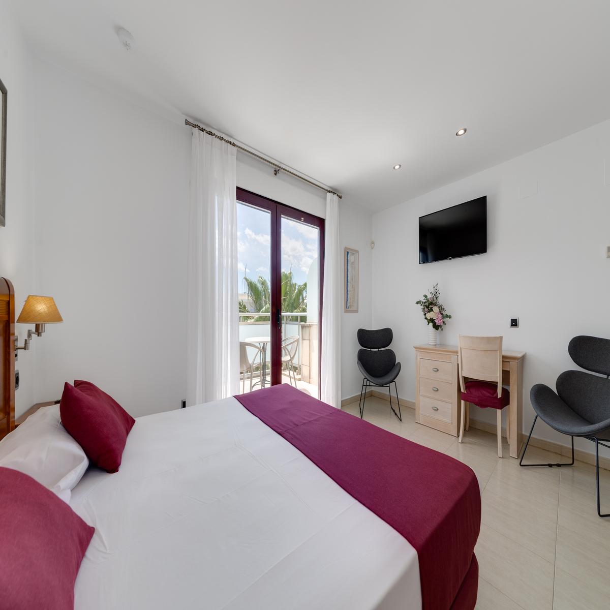 Standard, Double Bed, Balcony or Terrace