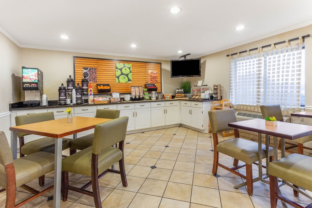 La Quinta Inn & Suites By Wyndham Chicago Gurnee 42/51