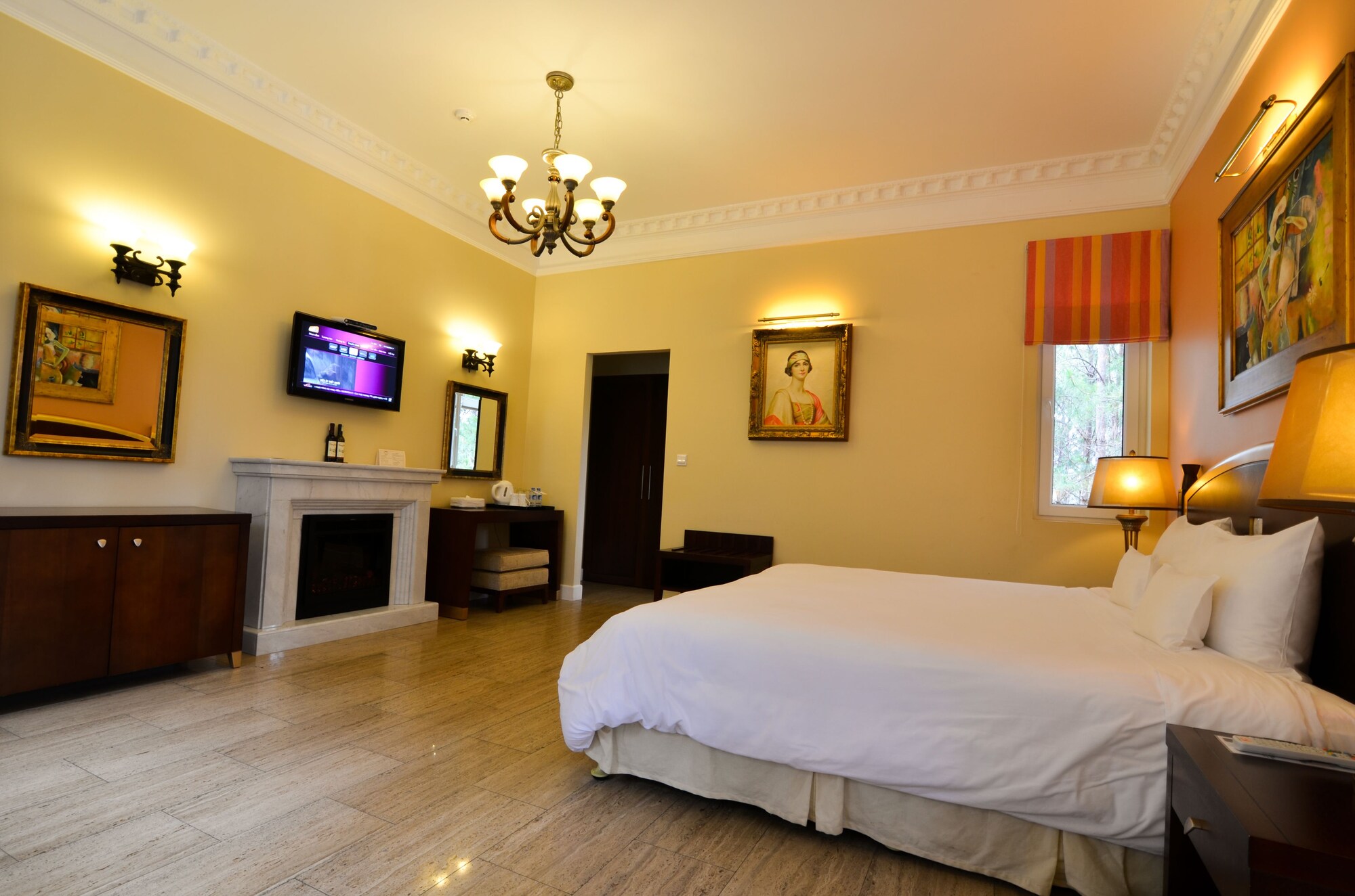 Luxury, Villa, King Bed, Partial Lake View