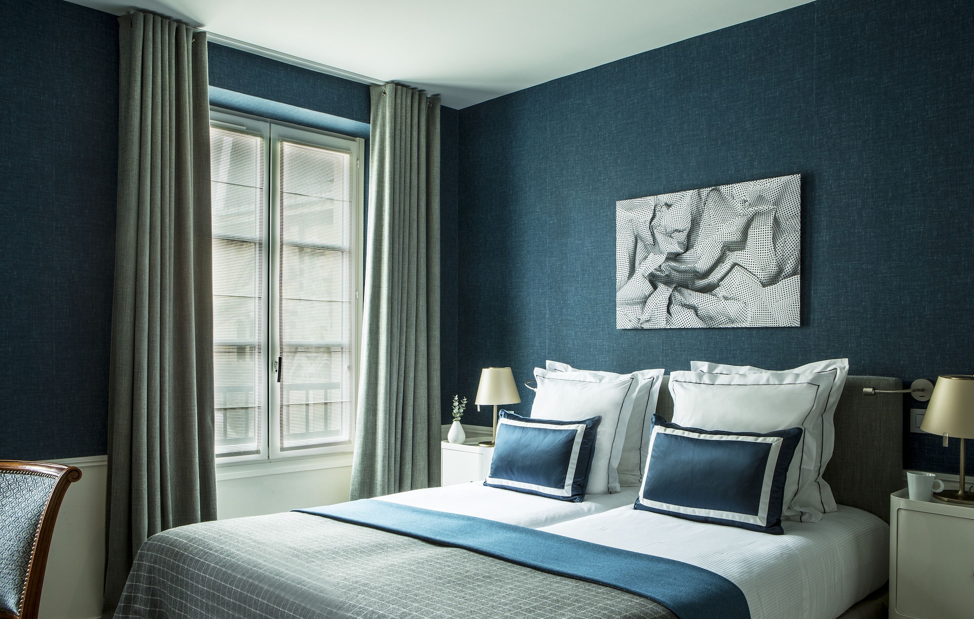 SUPERIOR, QUEEN BED