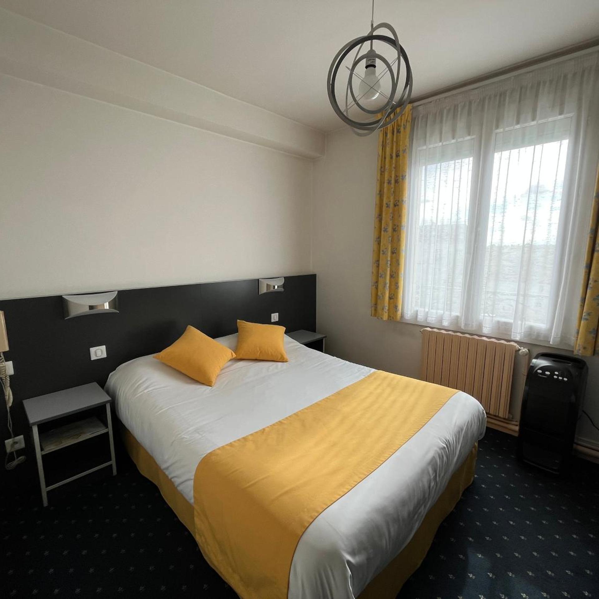 Logis de la Barque (ex Hotel De La Barque) 17/42