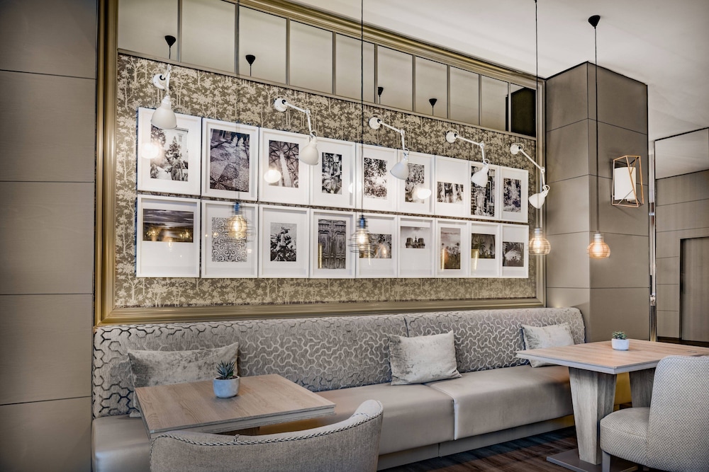 AC Hotel Valencia by Marriott 50/71