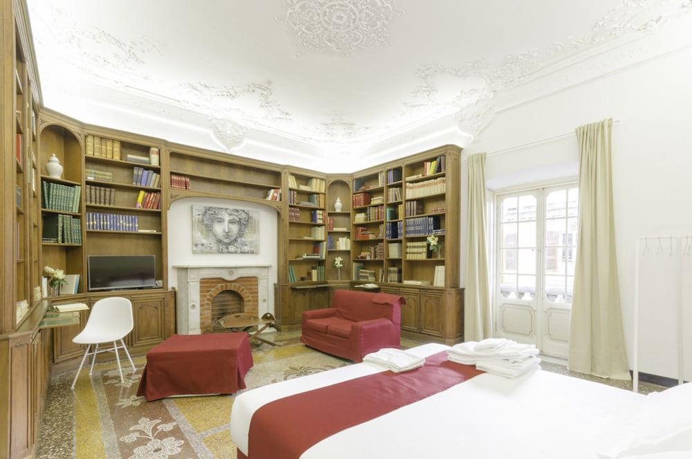 Genova46 Suites & Rooms 10/30