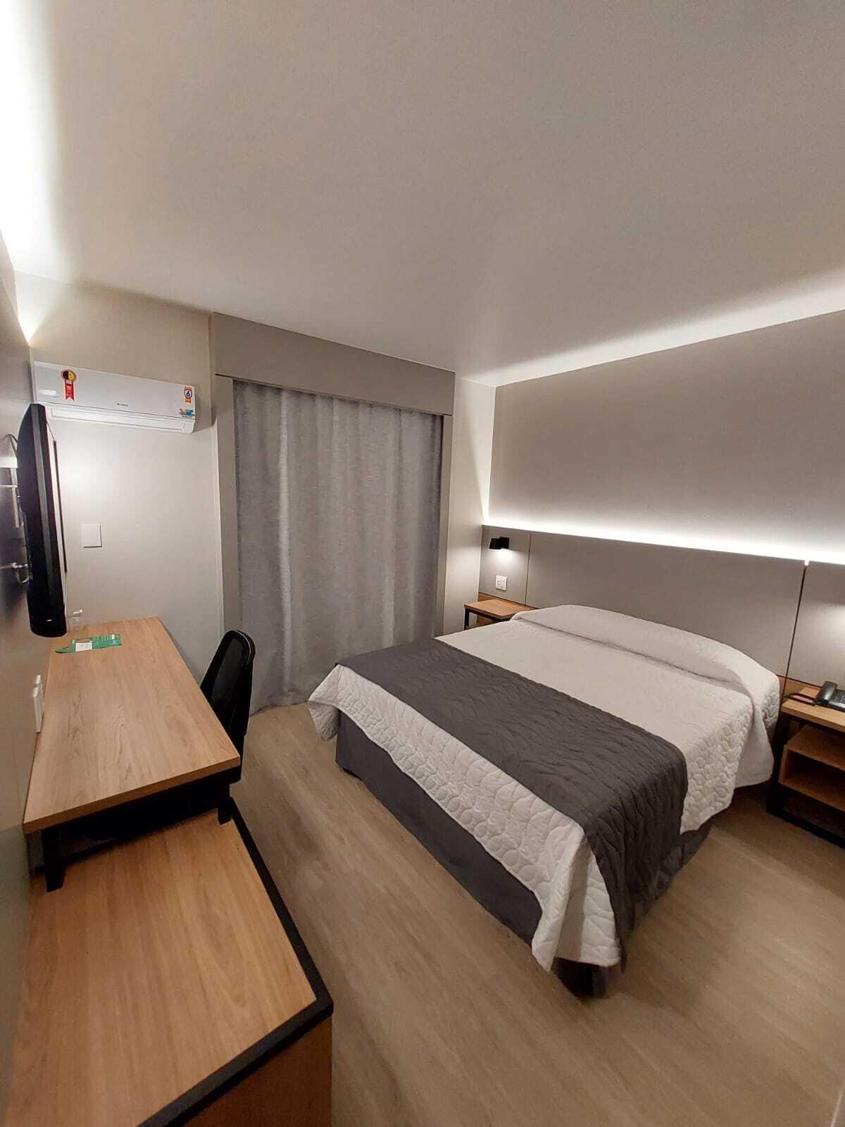 Deluxe, Double Bed, Side View