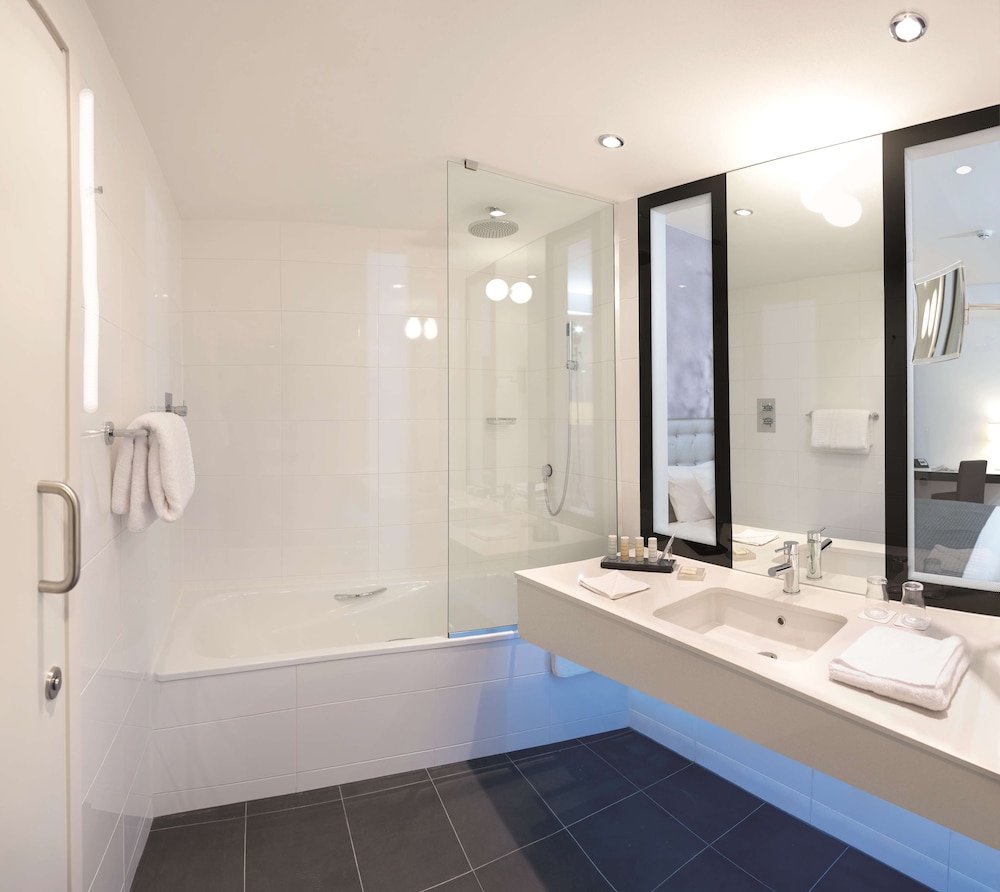 Radisson Blu Hotel East Midlands Airport 46/50