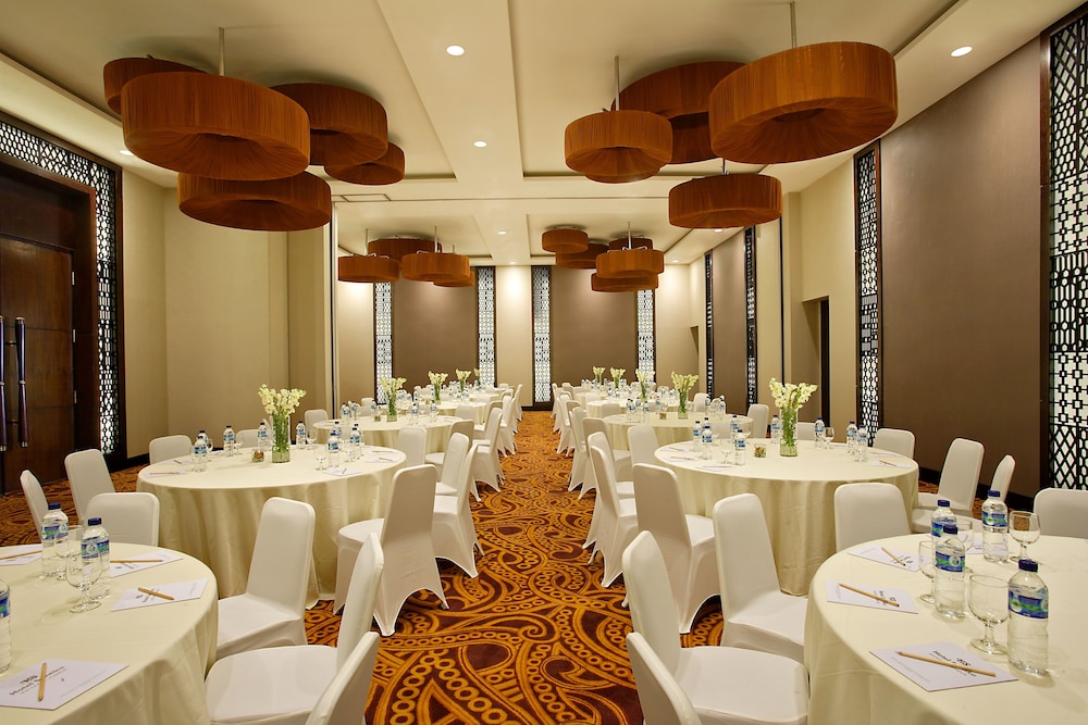 Hotel Santika Mataram 59/70