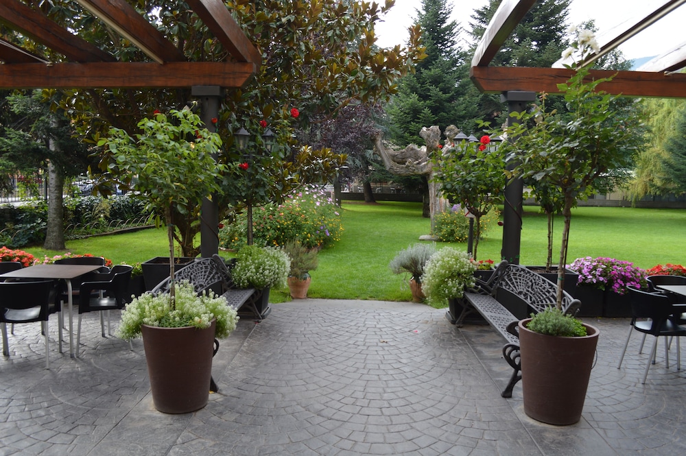 Hotel Vall d'Aneu 55/63