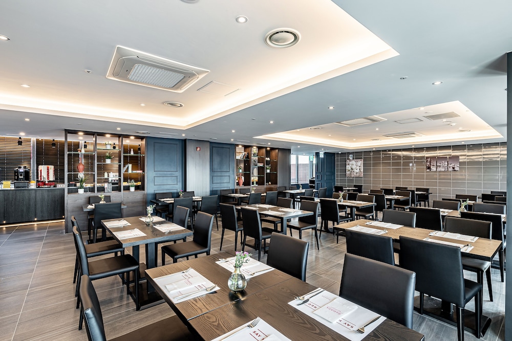 Ramada Hotel & Suites by Wyndham Seoul Namdaemun 48/61