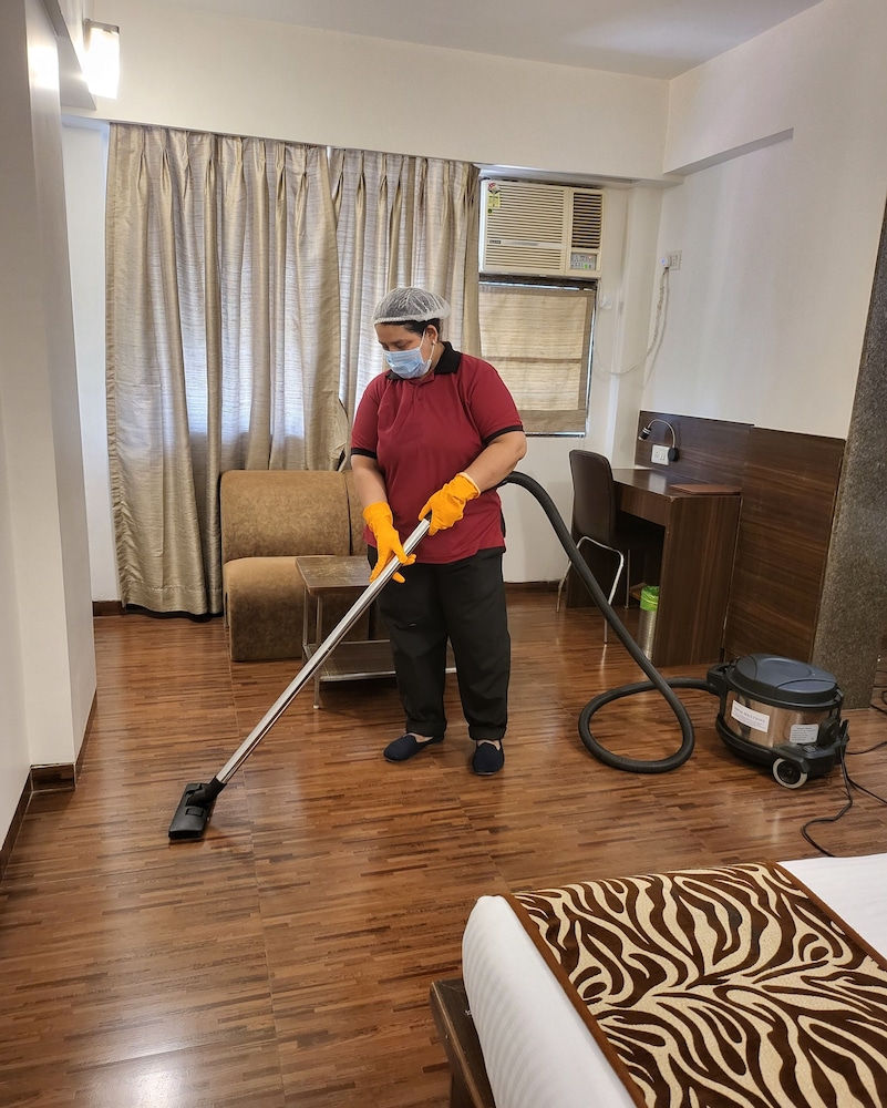 HOTEL MAHARANA INN 28/50