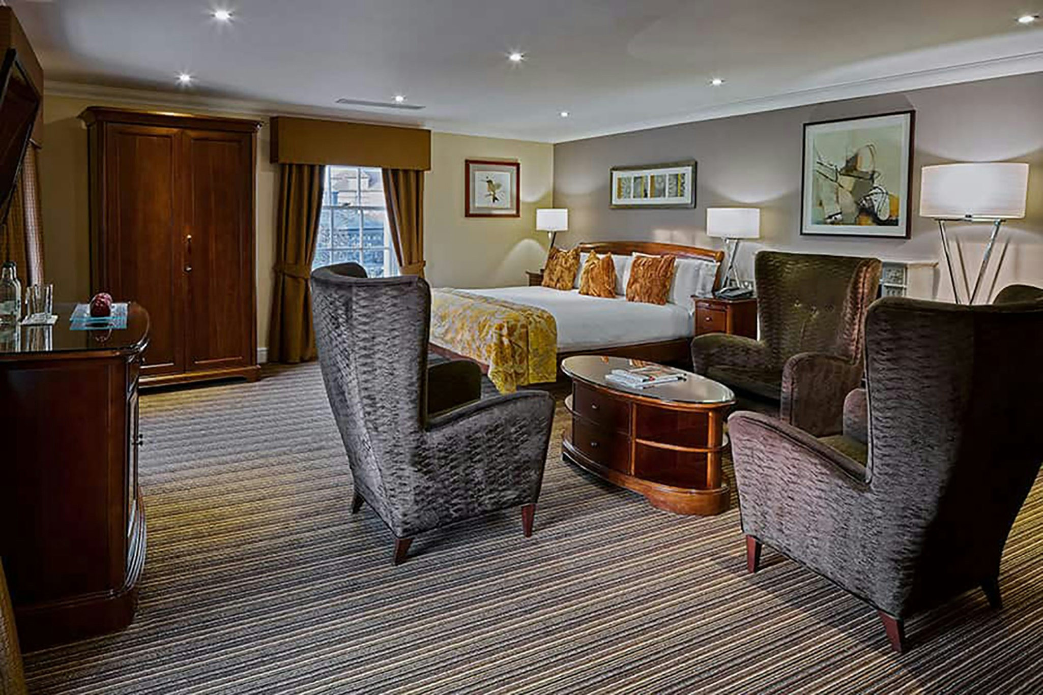 SIR CHRISTOPHER WREN HOTEL AND SPA 50/84